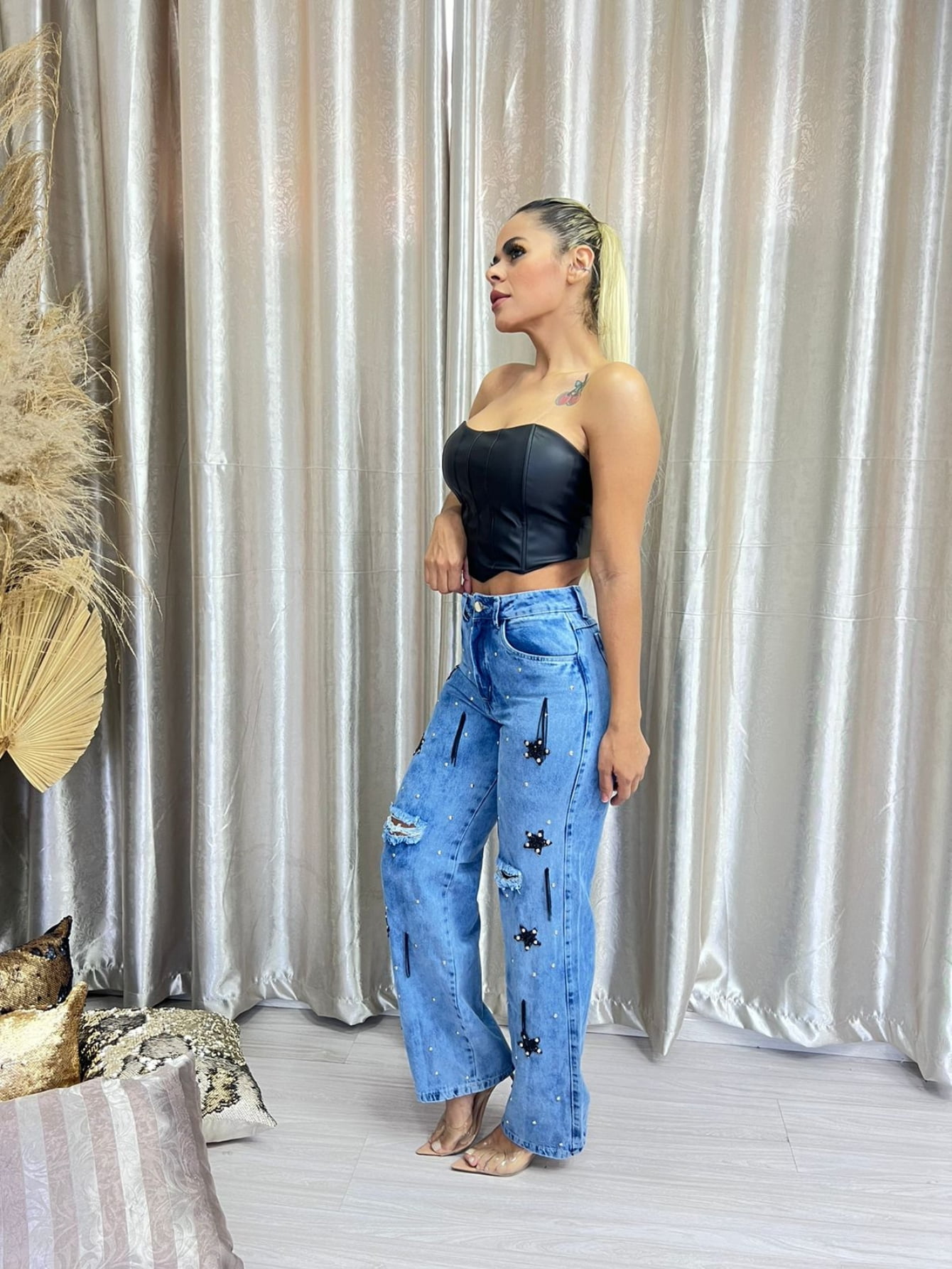 Calça Wide Leg Feminina Star's Estrelas Aplicadas