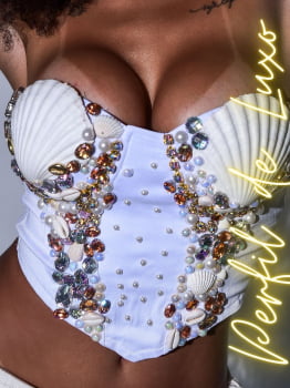 Corselet Sereia Branco com Detalhes em Perolas e Pedrarias Super Estiloso 