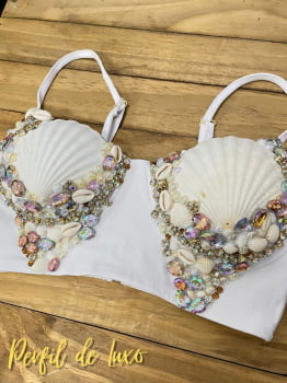 Cropped de Alcinhas  Branco com Detalhes em Conchas e Pedraria 